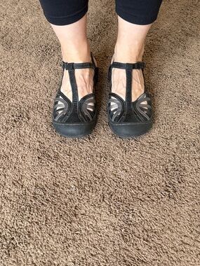 JBU Black T-Strap Cutout Sandals